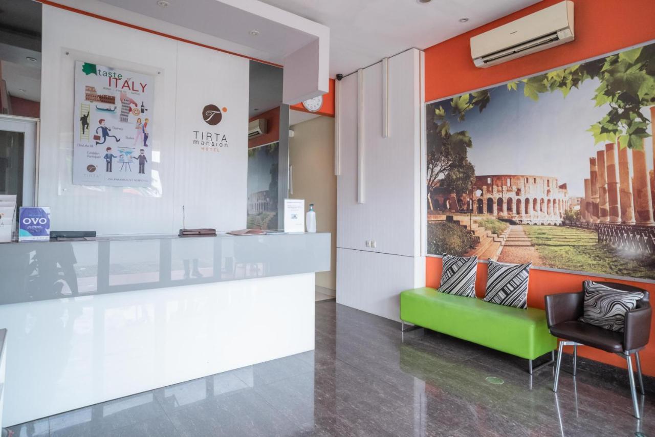 Reddoorz At Tirta Mansion Paramount Gading Cicayur Exterior photo