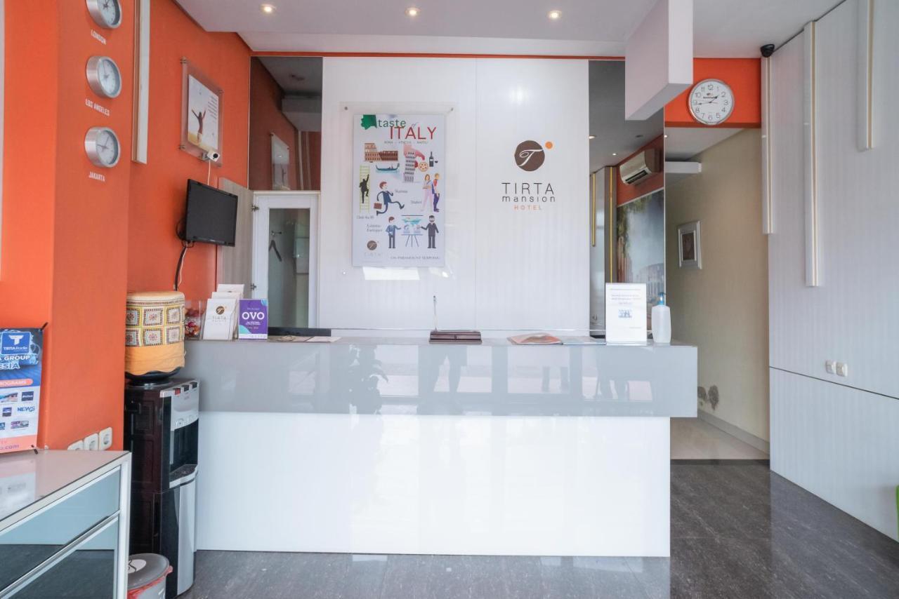 Reddoorz At Tirta Mansion Paramount Gading Cicayur Exterior photo